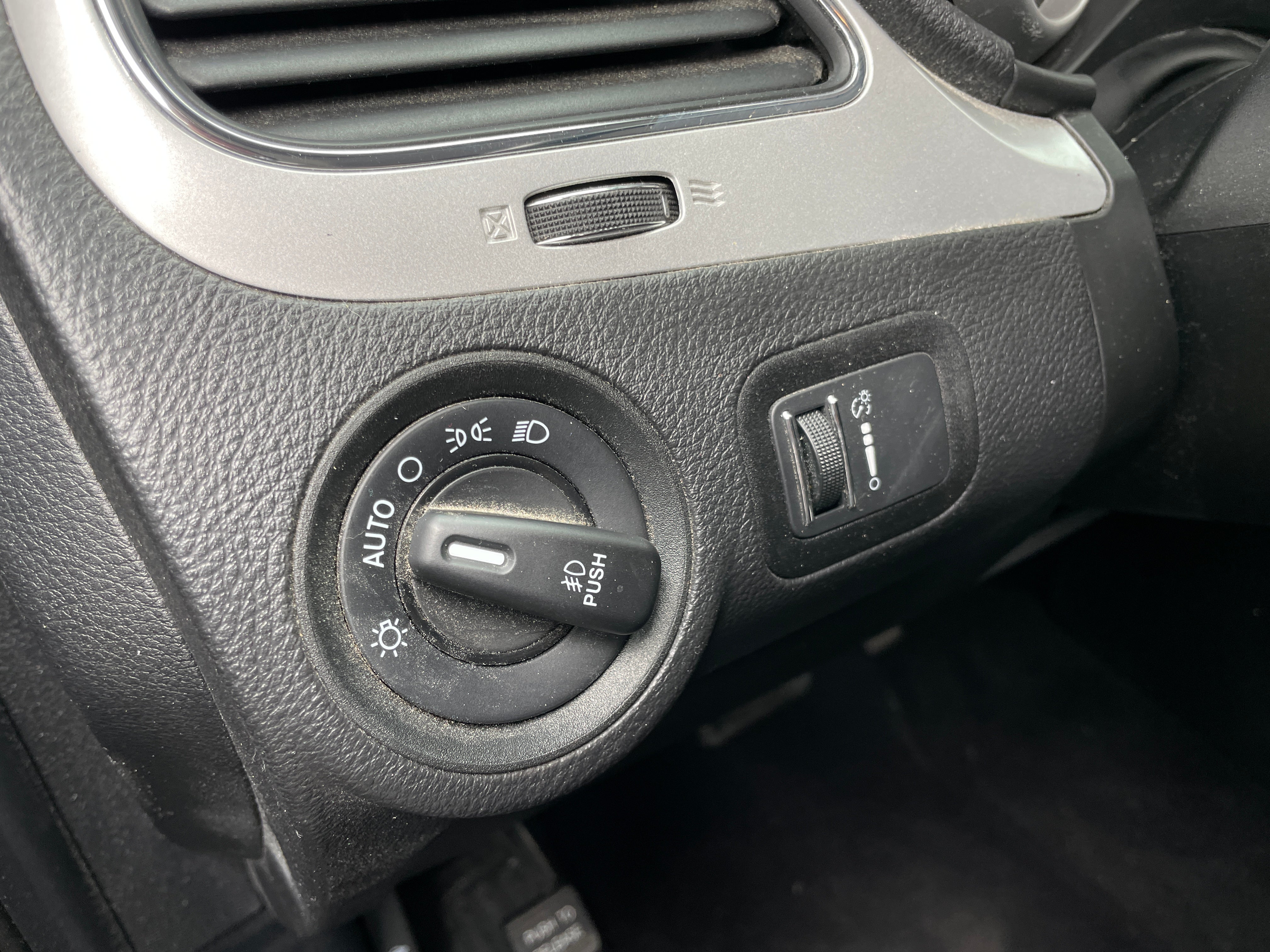 Used 2018 Dodge Journey SXT with VIN 3C4PDCBG4JT521905 for sale in Auburn, WA
