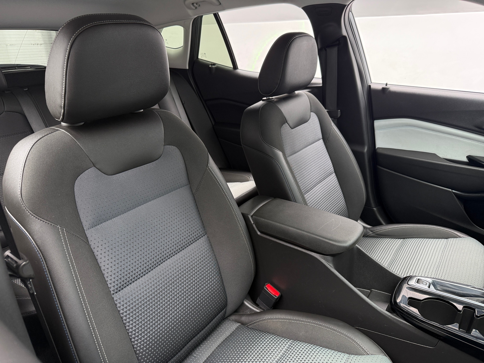 Thumbnail: 2025 Chevrolet Trax - 2