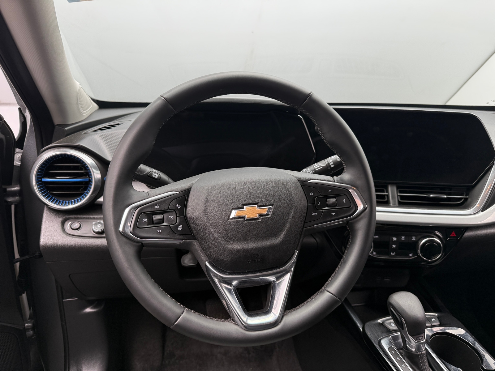 Thumbnail: 2025 Chevrolet Trax - 5