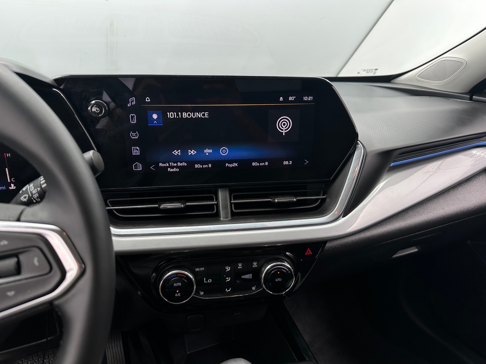 Thumbnail: 2025 Chevrolet Trax - 4