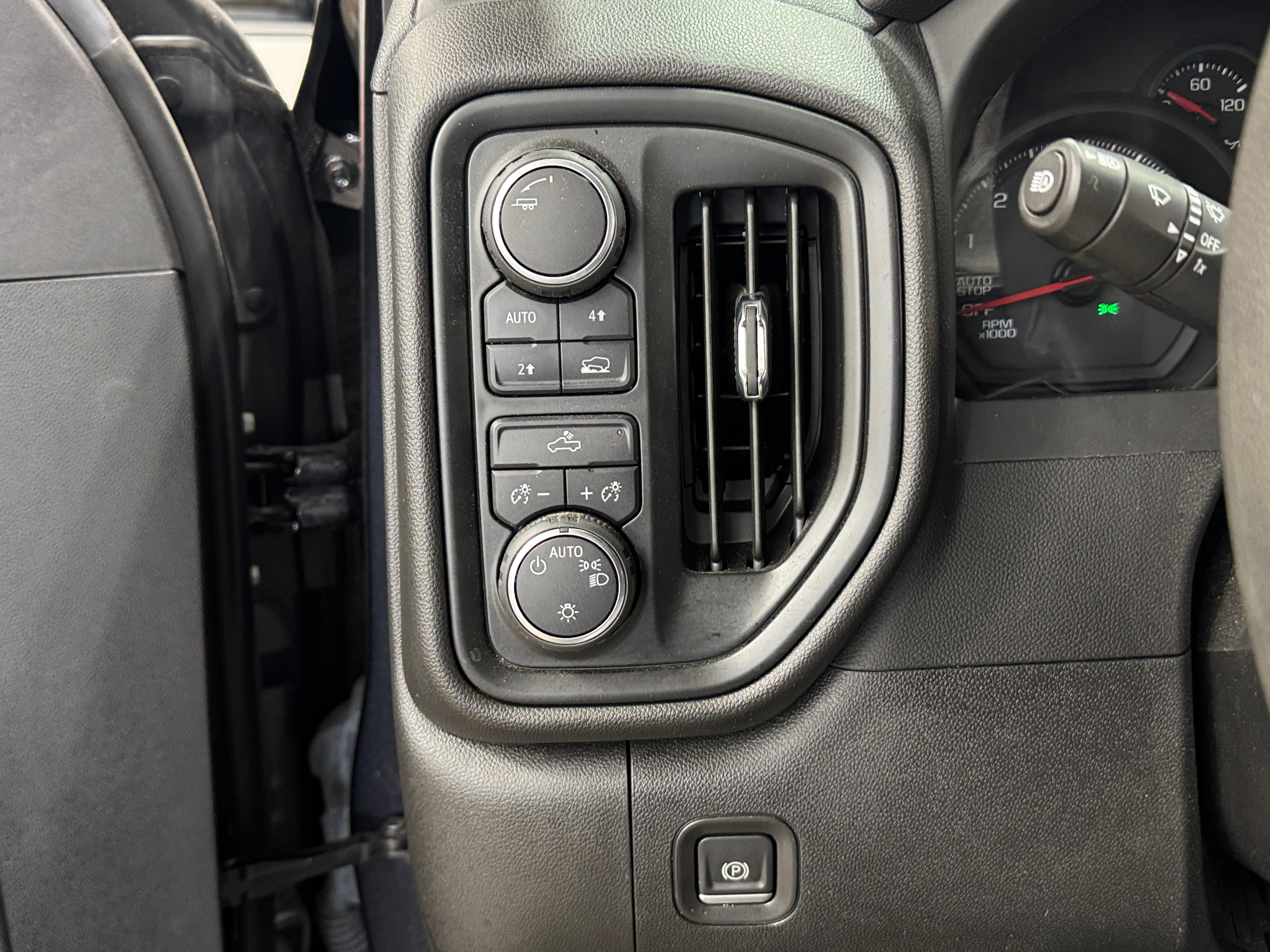 2023 Chevrolet Silverado 1500 Custom - Photo 11