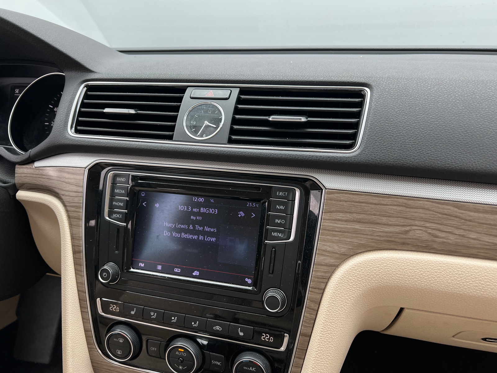 Thumbnail: 2016 Volkswagen Passat - 3