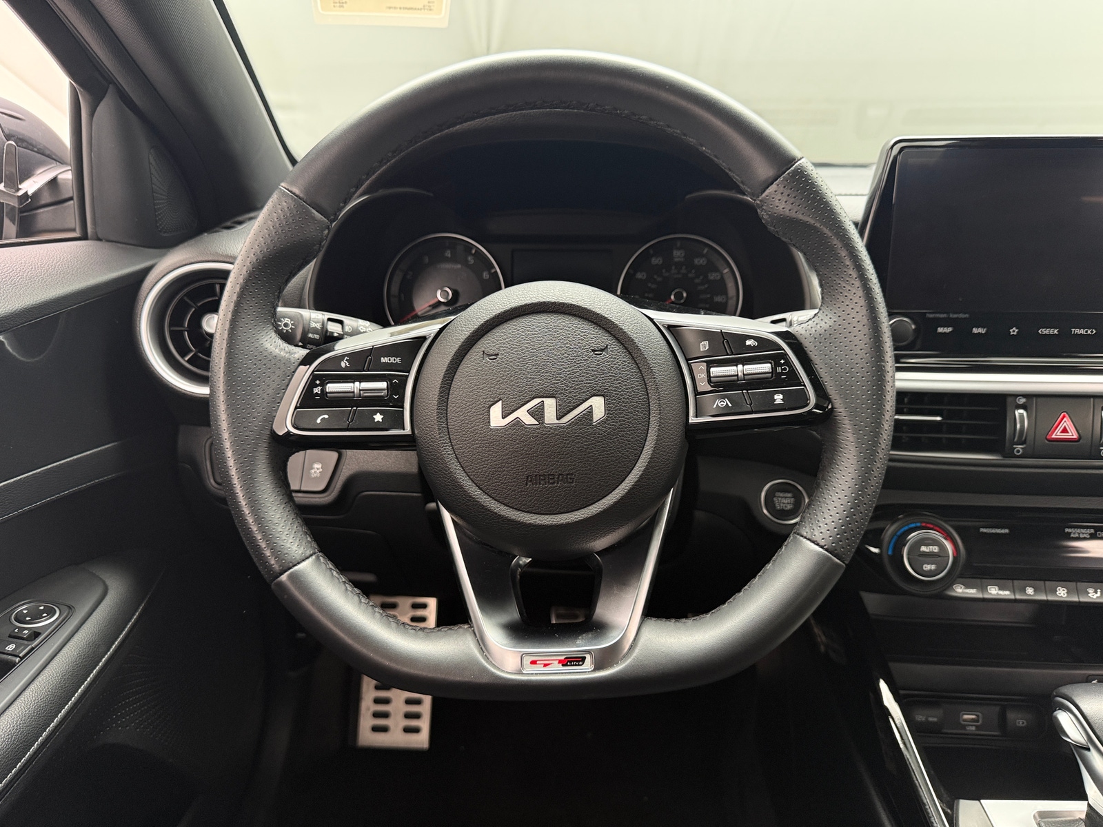 Thumbnail: 2024 Kia Forte - 4