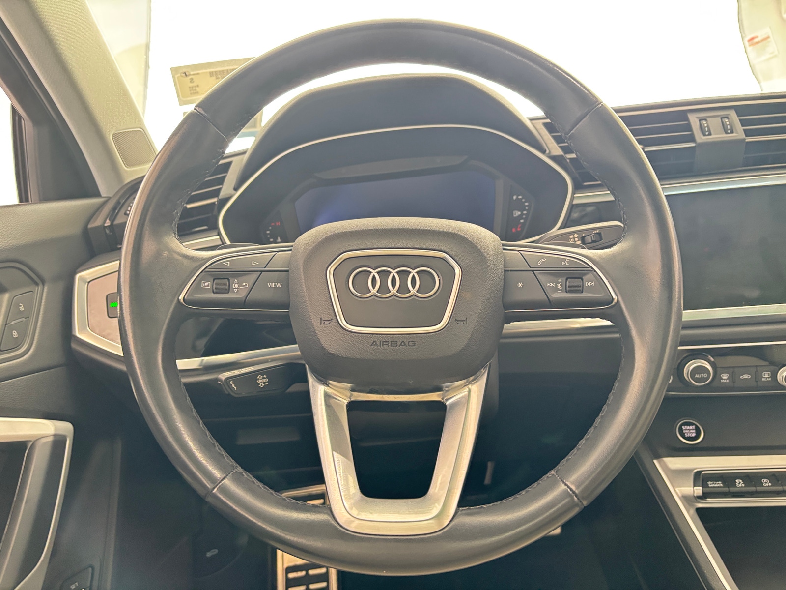 Thumbnail: 2023 Audi Q3 - 4