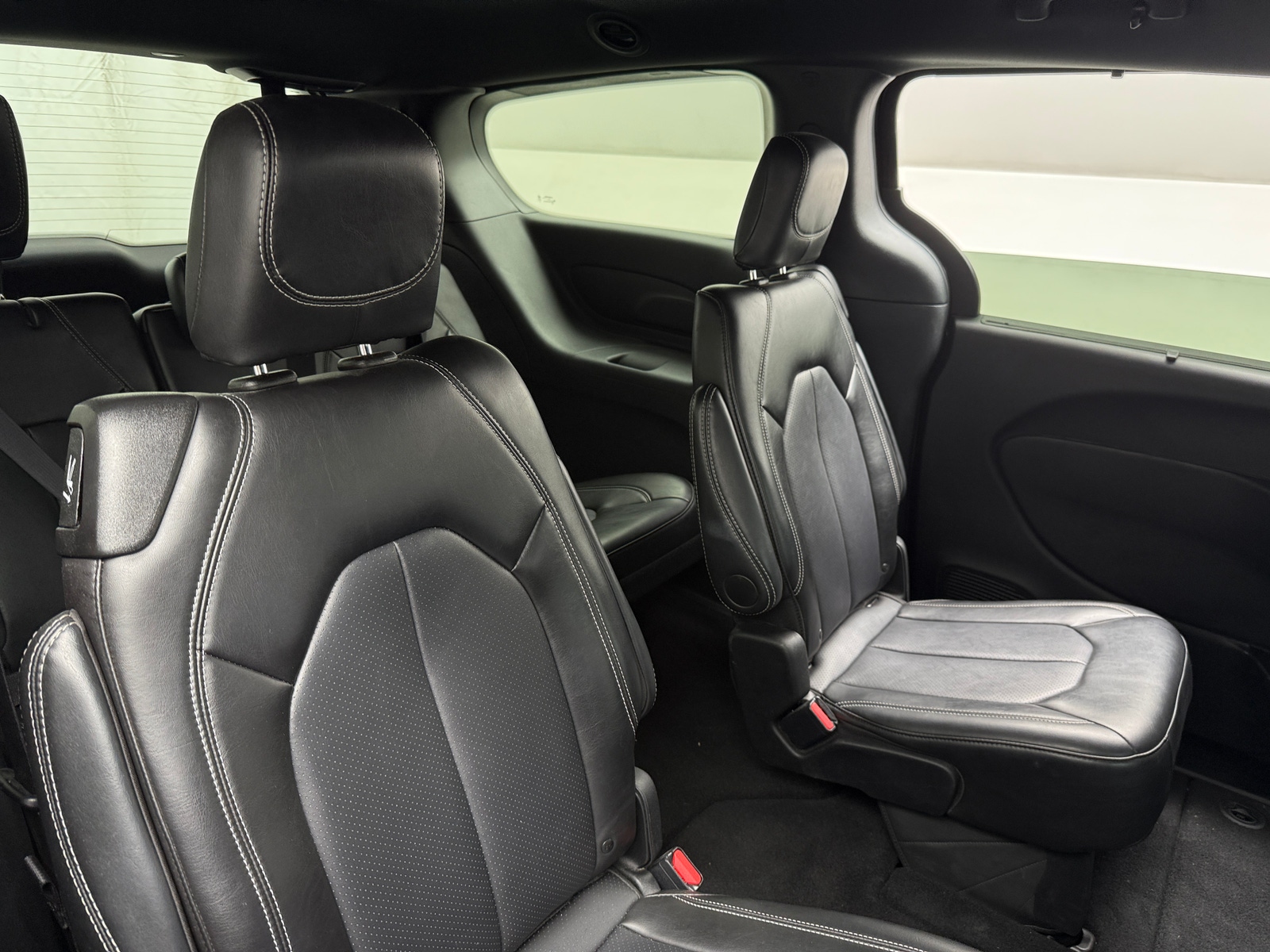 Thumbnail: 2025 Chrysler Pacifica - 5