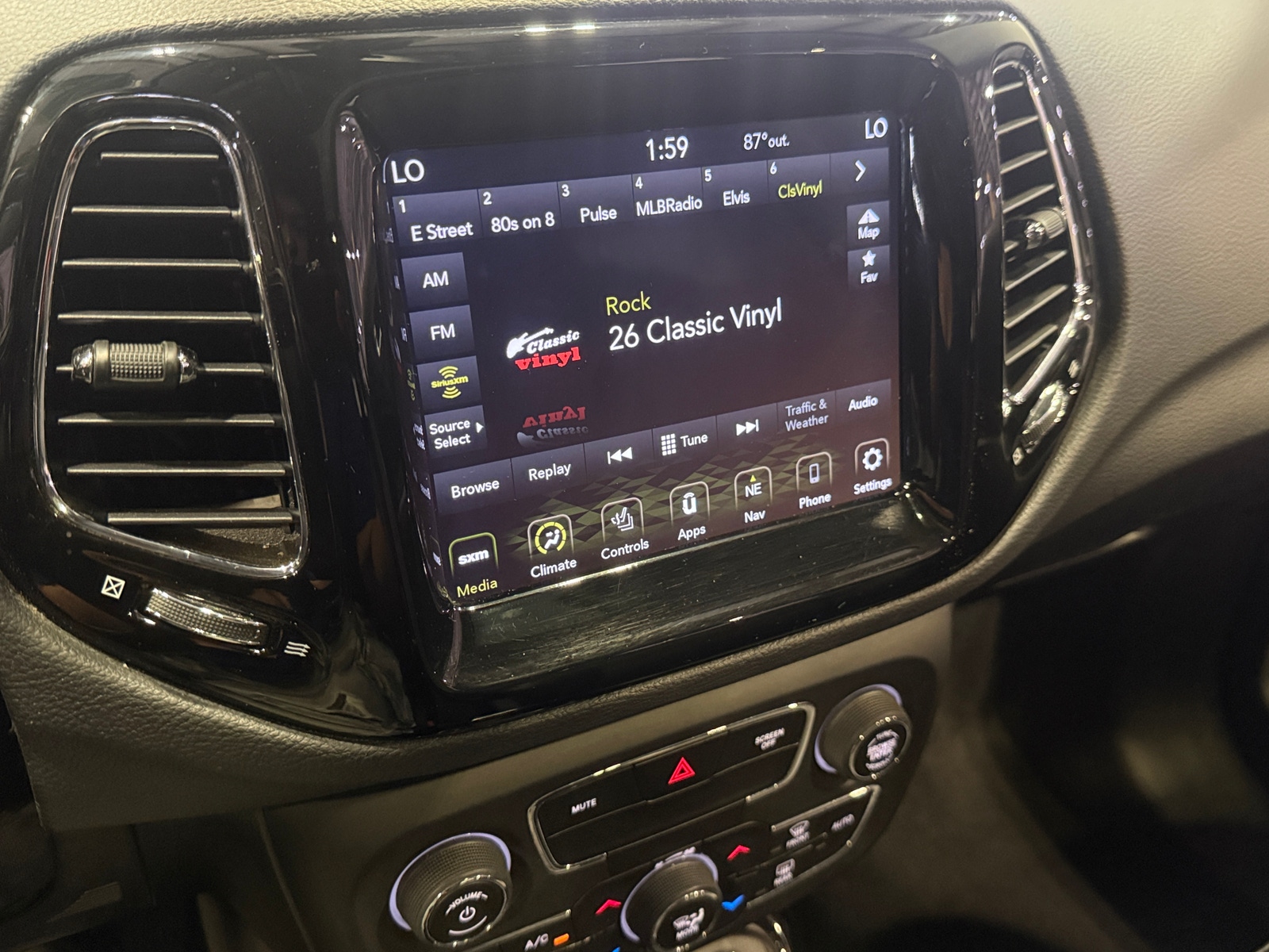 Thumbnail: 2020 Jeep Compass - 3