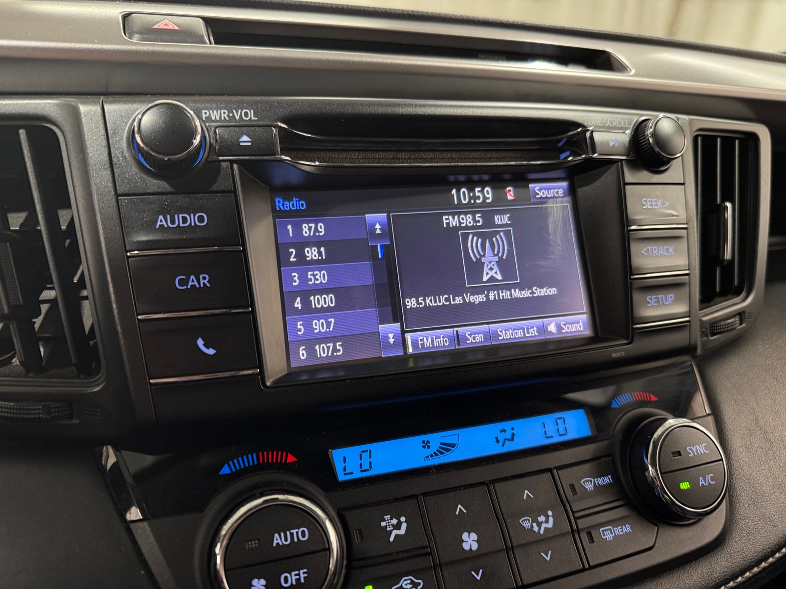 Thumbnail: 2018 Toyota RAV4 - 4
