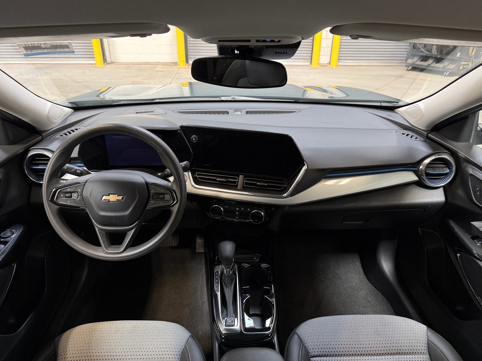 Thumbnail: 2025 Chevrolet Trax - 3
