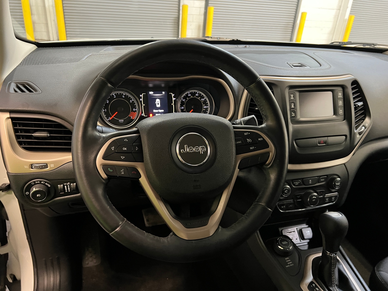 Thumbnail: 2015 Jeep Cherokee - 5