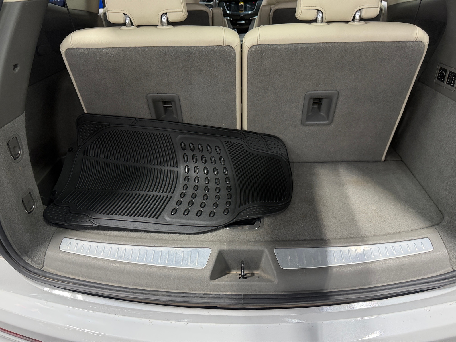 Thumbnail: 2021 Cadillac XT6 - 6