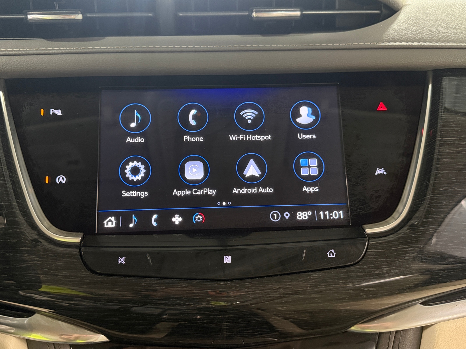 Thumbnail: 2021 Cadillac XT6 - 3