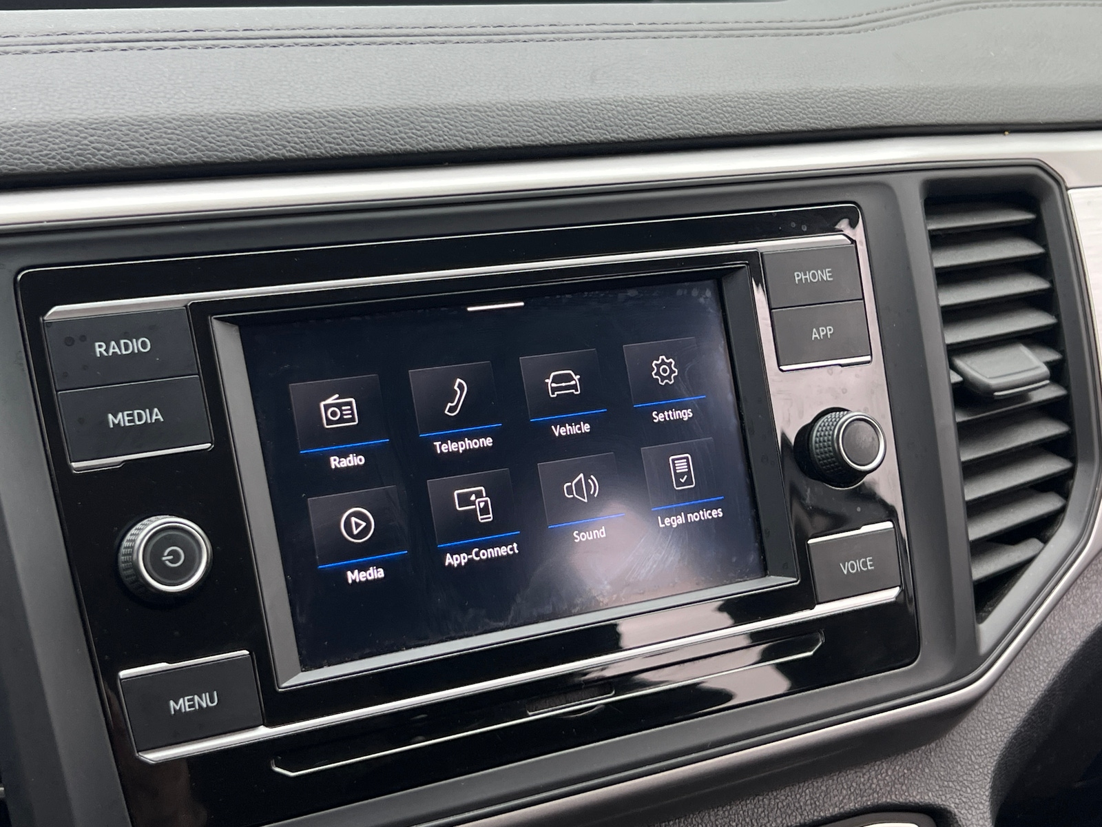 Thumbnail: 2021 Volkswagen Atlas - 4