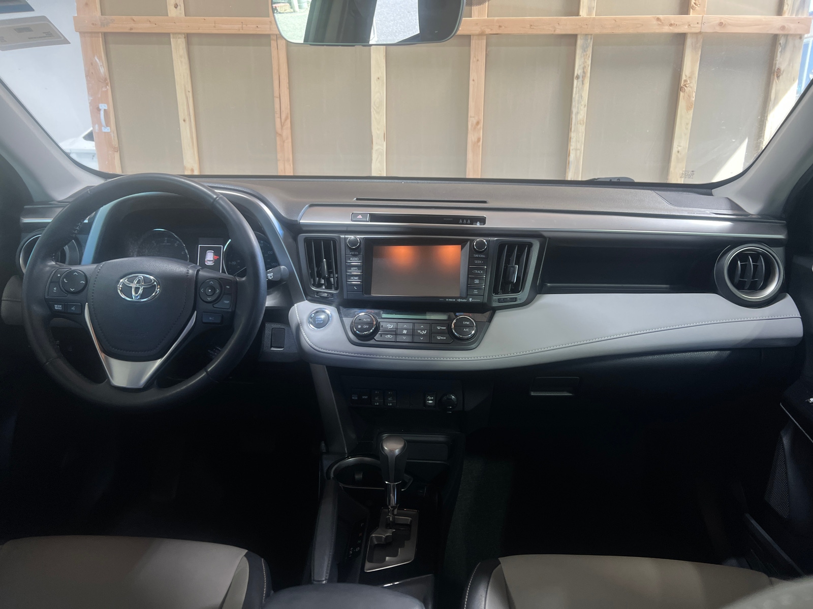 Thumbnail: 2018 Toyota RAV4 - 2