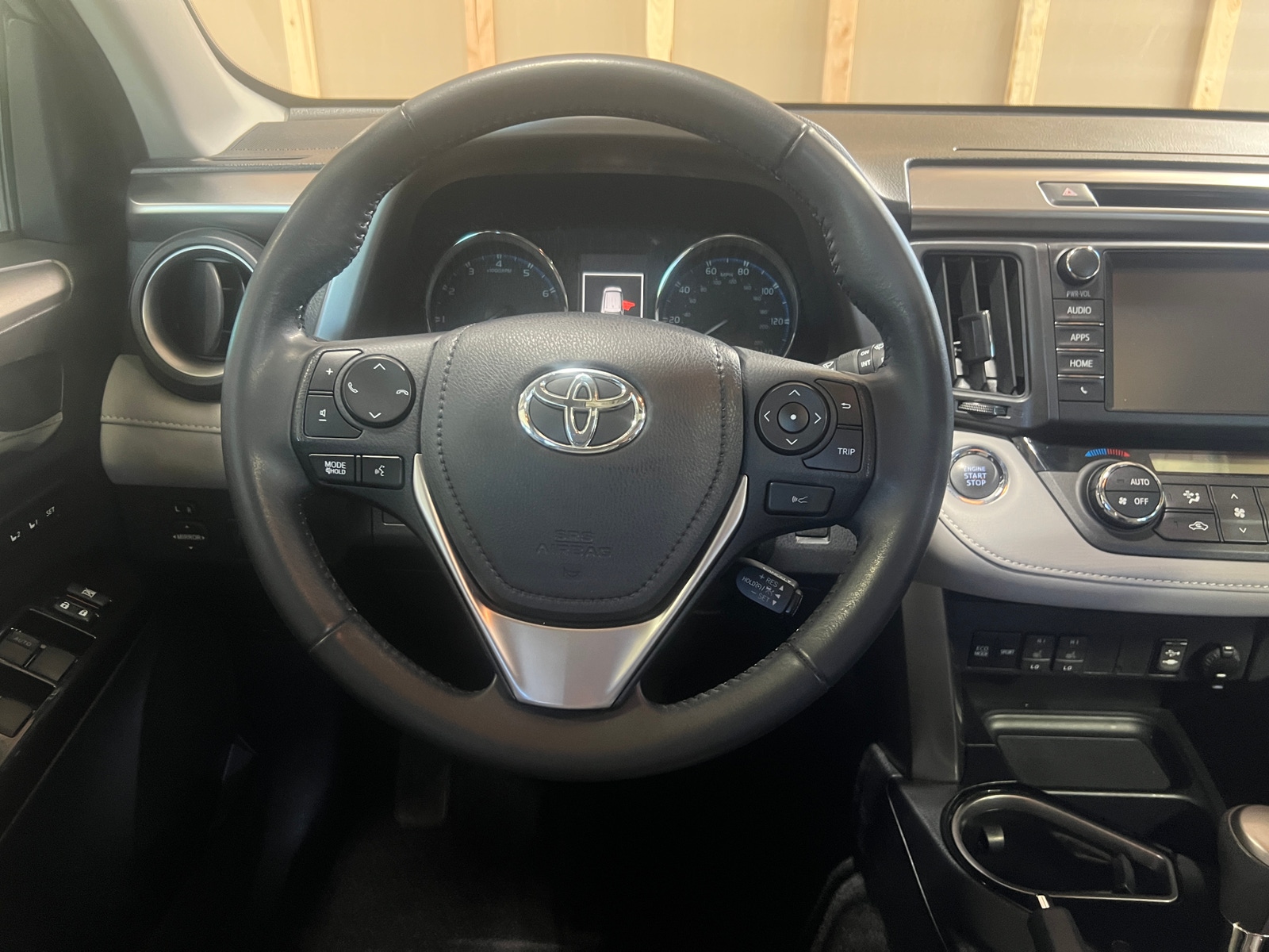 Thumbnail: 2018 Toyota RAV4 - 4