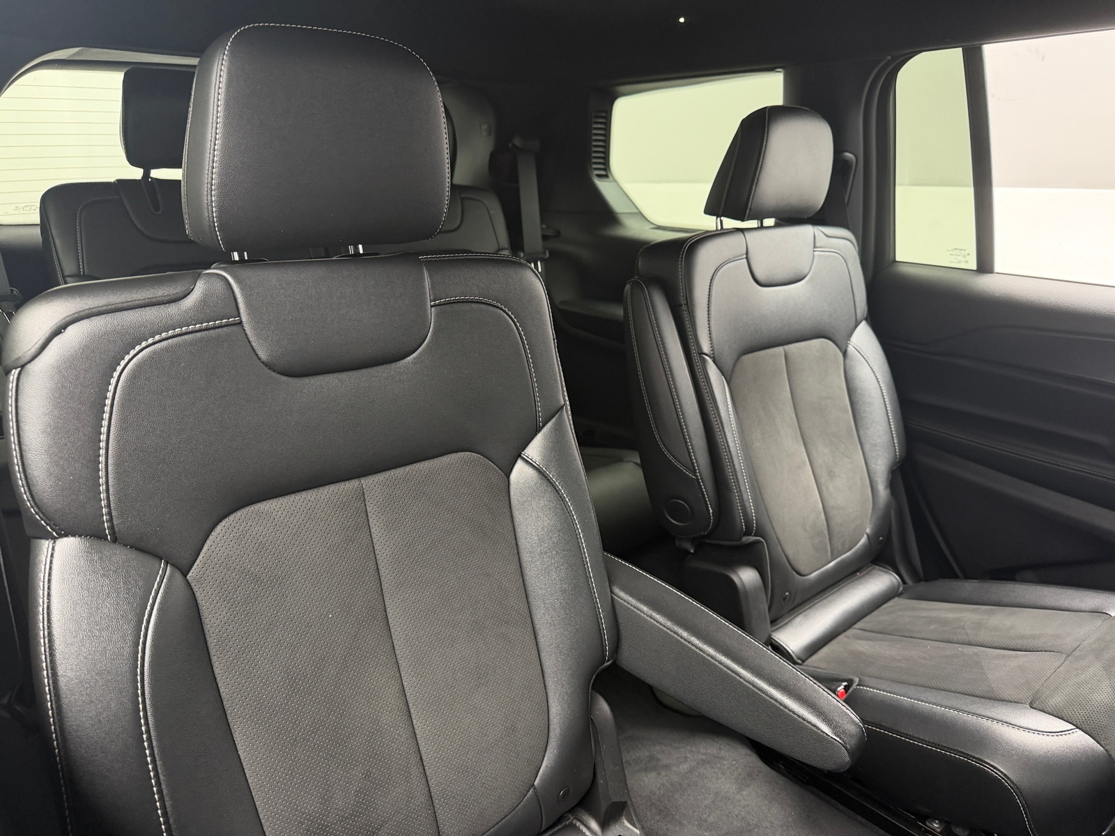 Thumbnail: 2024 Jeep Grand Cherokee L - 6