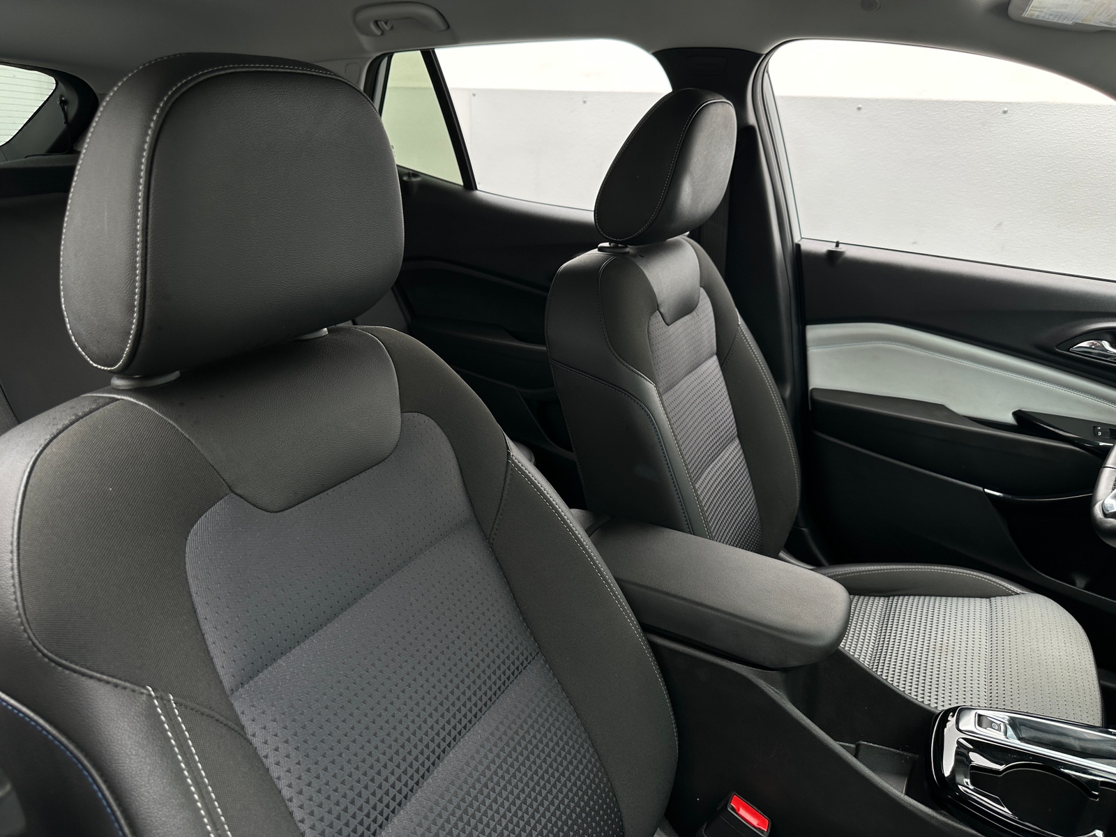Thumbnail: 2025 Chevrolet Trax - 2