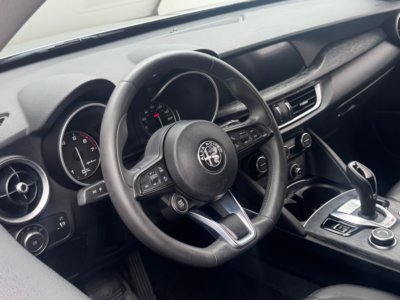 Thumbnail: 2020 Alfa Romeo Stelvio - 4