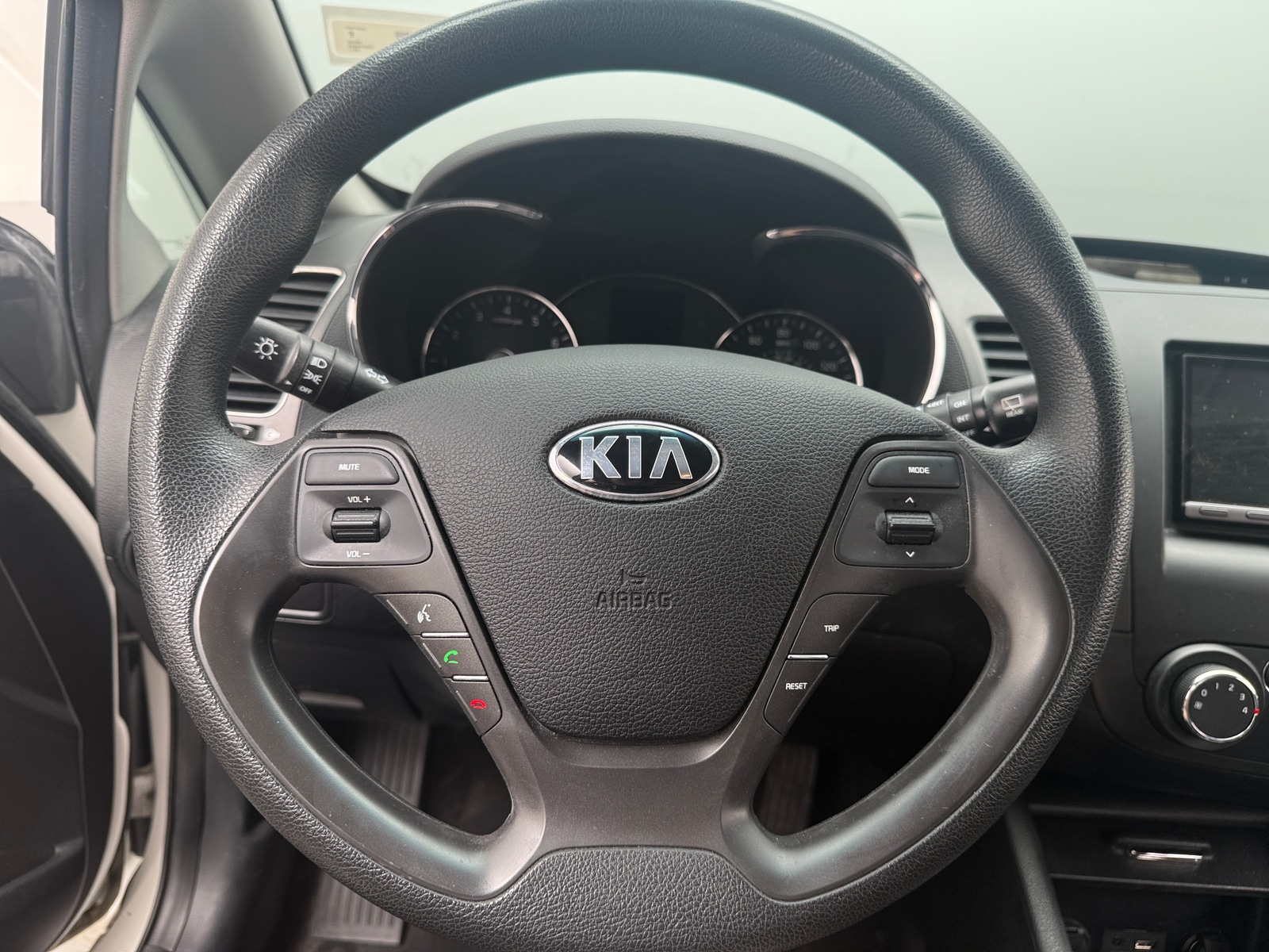 Thumbnail: 2017 Kia Forte - 5