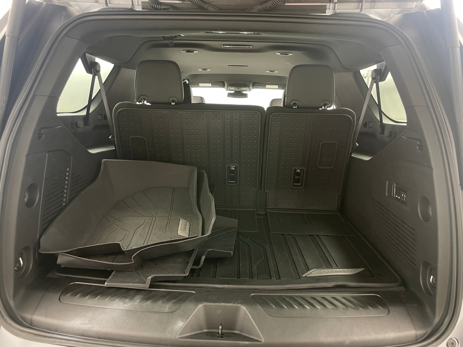 Thumbnail: 2022 Chevrolet Suburban - 6