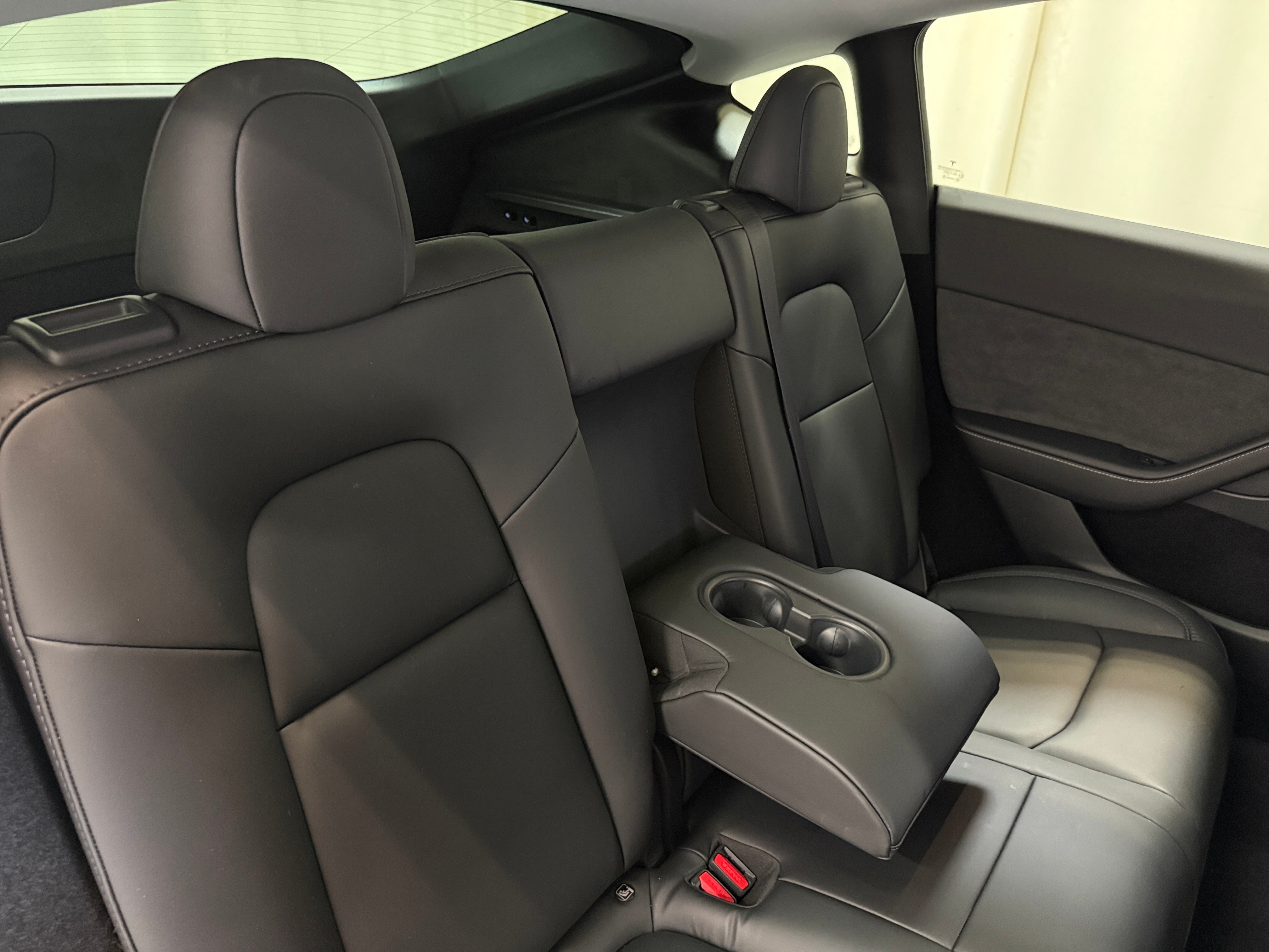 Used 2023 Tesla Model Y Long Range with VIN 7SAYGDEE3PA061588 for sale in Oak Creek, WI