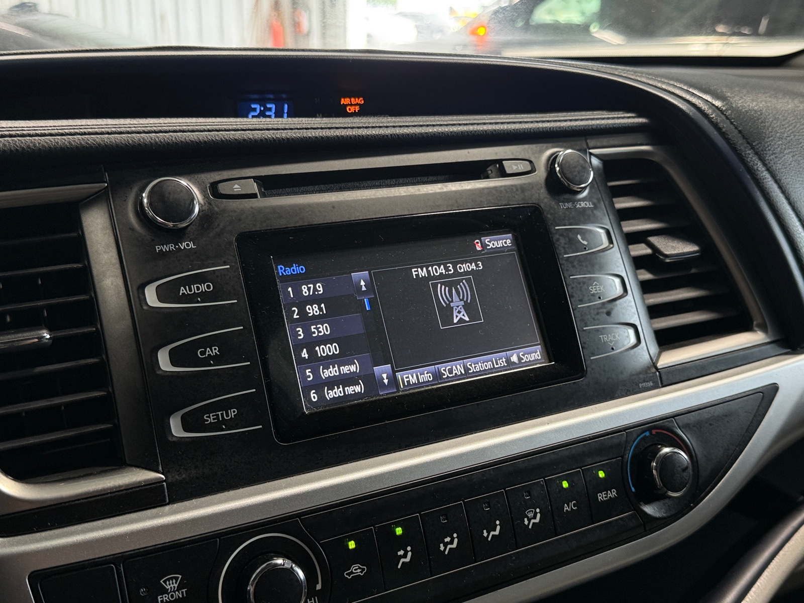 Thumbnail: 2018 Toyota Highlander - 4