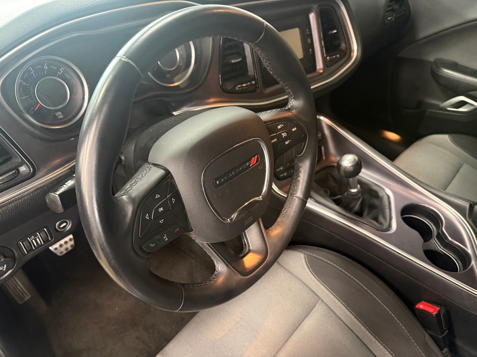 Thumbnail: 2015 Dodge Challenger - 4