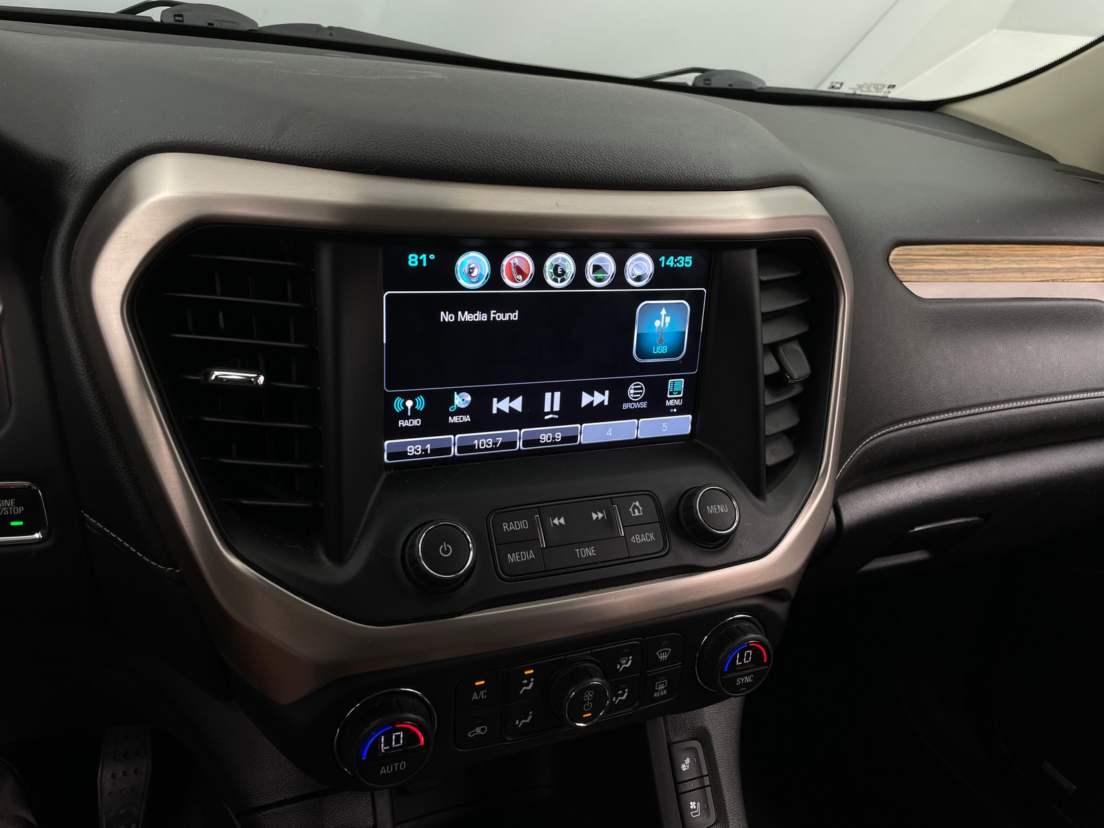 Thumbnail: 2019 GMC Acadia - 3