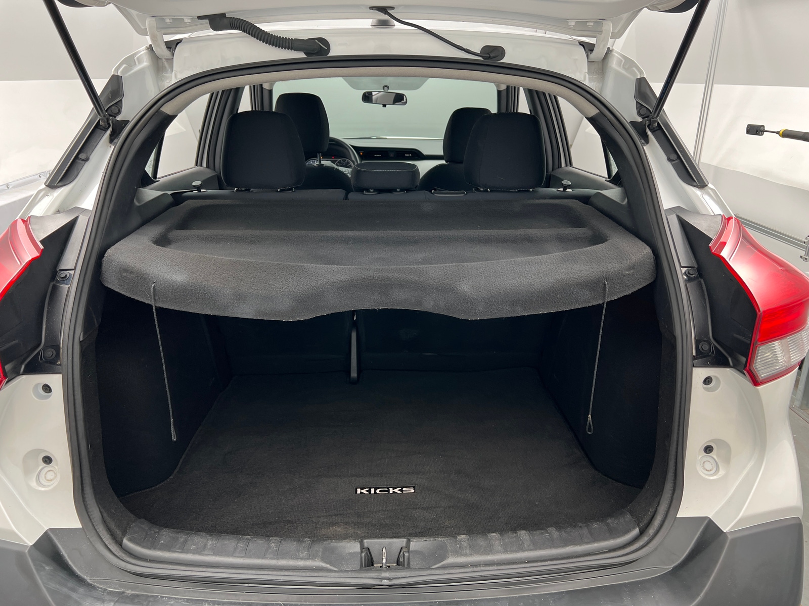 Thumbnail: 2018 Nissan Kicks - 7