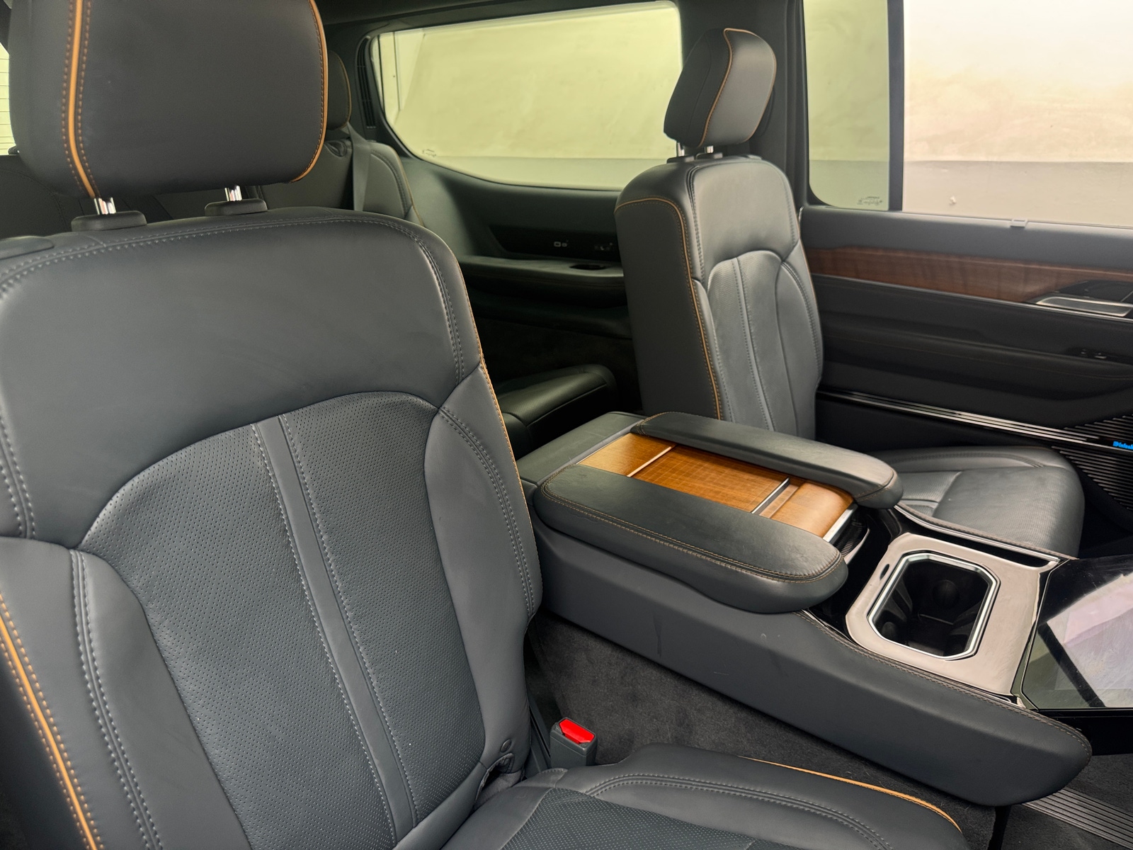 Thumbnail: 2023 Jeep Grand Wagoneer - 5
