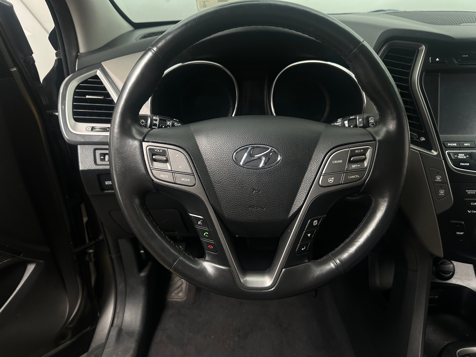 Thumbnail: 2016 Hyundai Santa Fe - 4