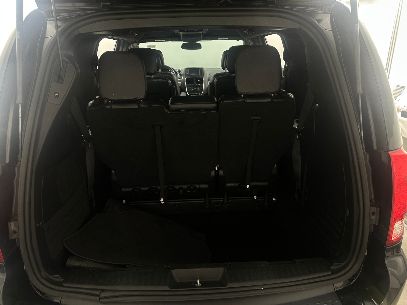 Thumbnail: 2019 Dodge Grand Caravan - 6