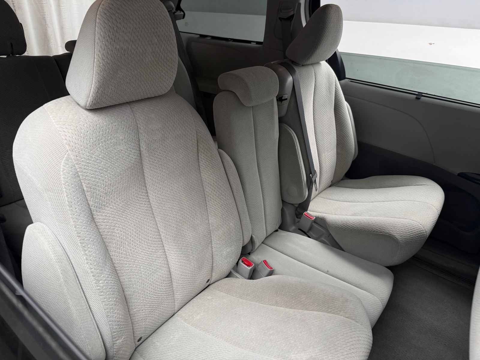 Thumbnail: 2013 Toyota Sienna - 6