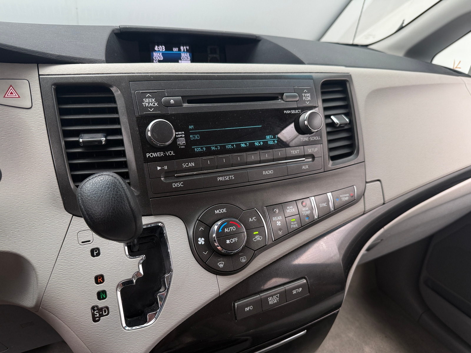 Thumbnail: 2013 Toyota Sienna - 4