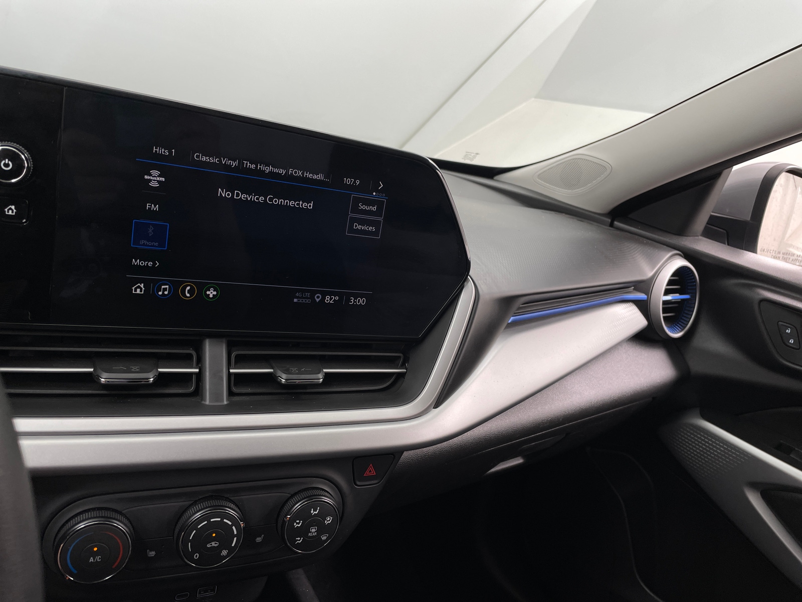 Thumbnail: 2025 Chevrolet Trax - 4