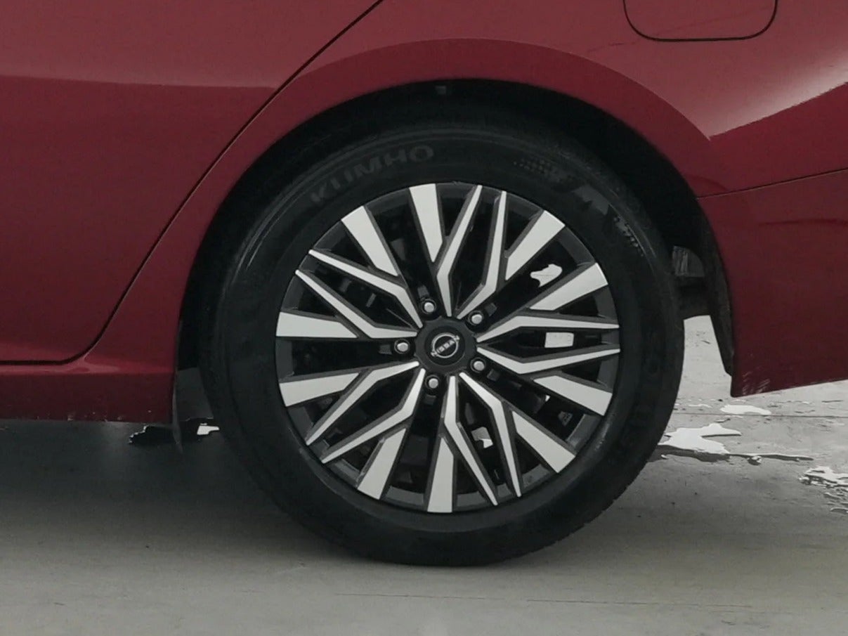 2025 Nissan Altima SV - Photo 15