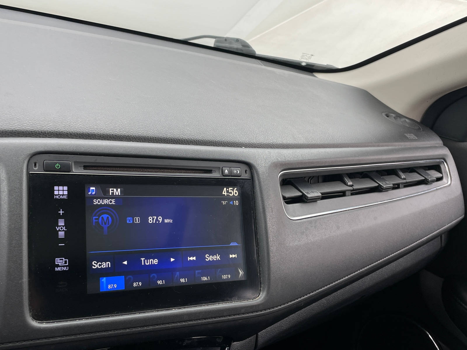 Thumbnail: 2016 Honda HR-V - 4