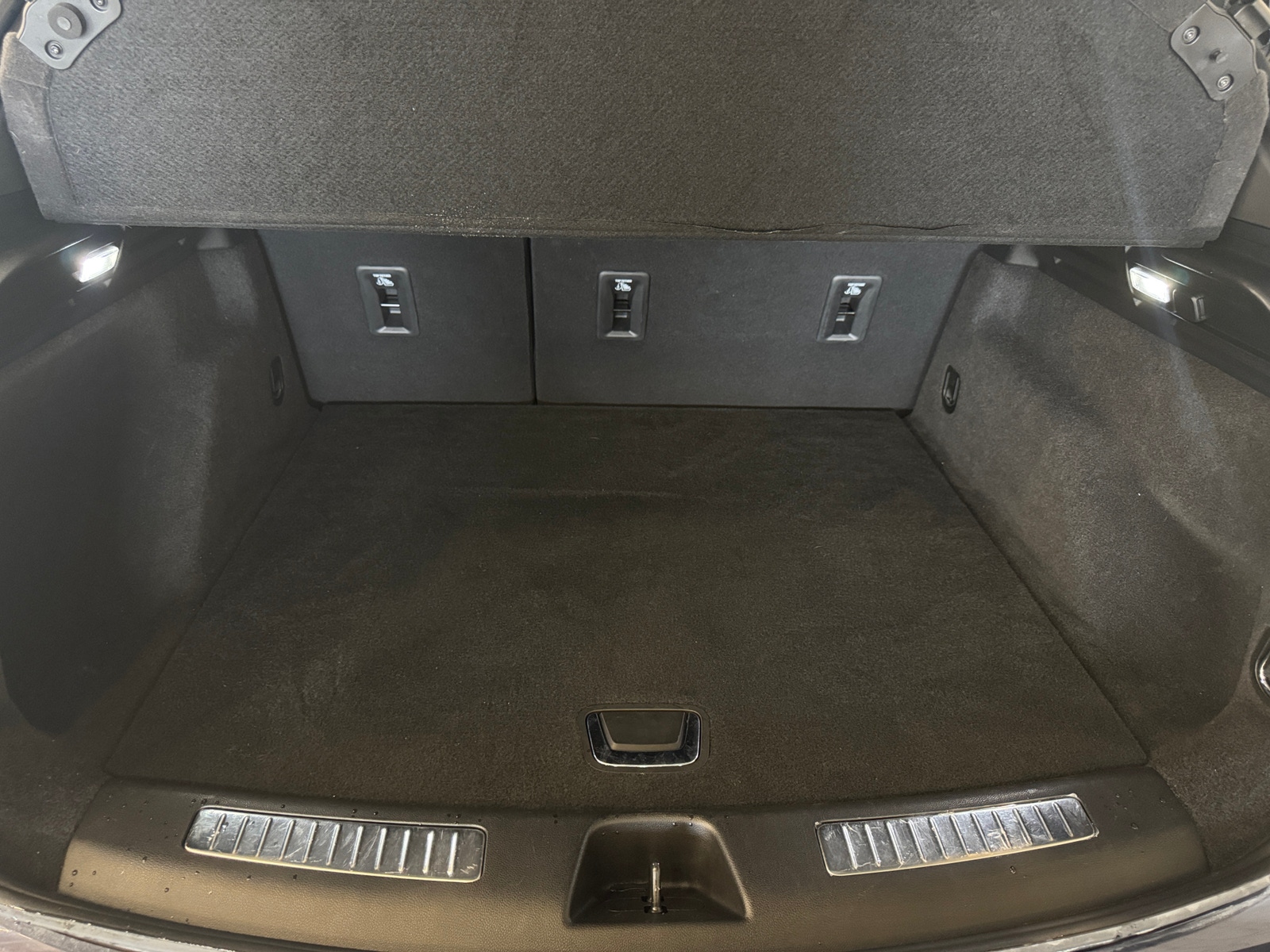 Thumbnail: 2024 Cadillac XT4 - 6