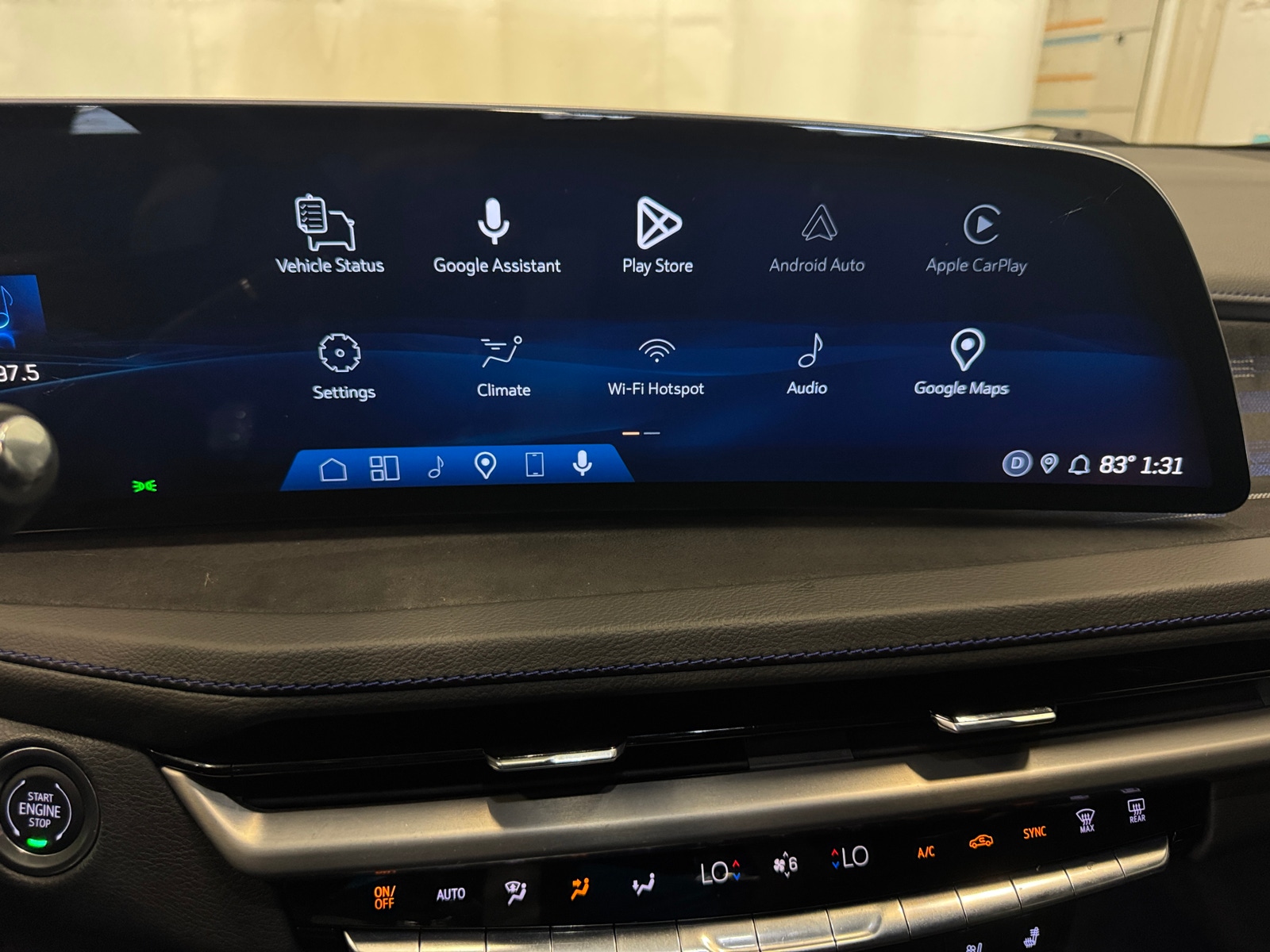 Thumbnail: 2024 Cadillac XT4 - 3