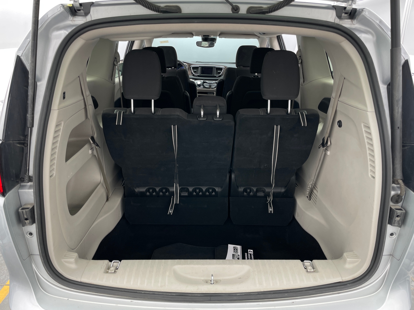 Thumbnail: 2023 Chrysler Voyager - 6