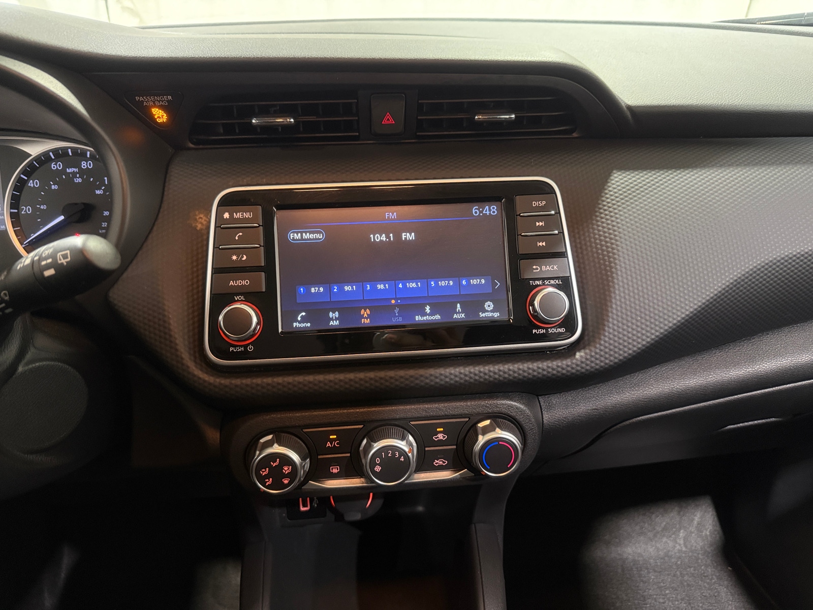 Thumbnail: 2025 Nissan Kicks - 4