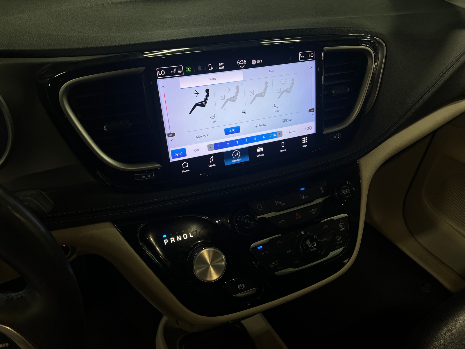 Thumbnail: 2021 Chrysler Pacifica - 3
