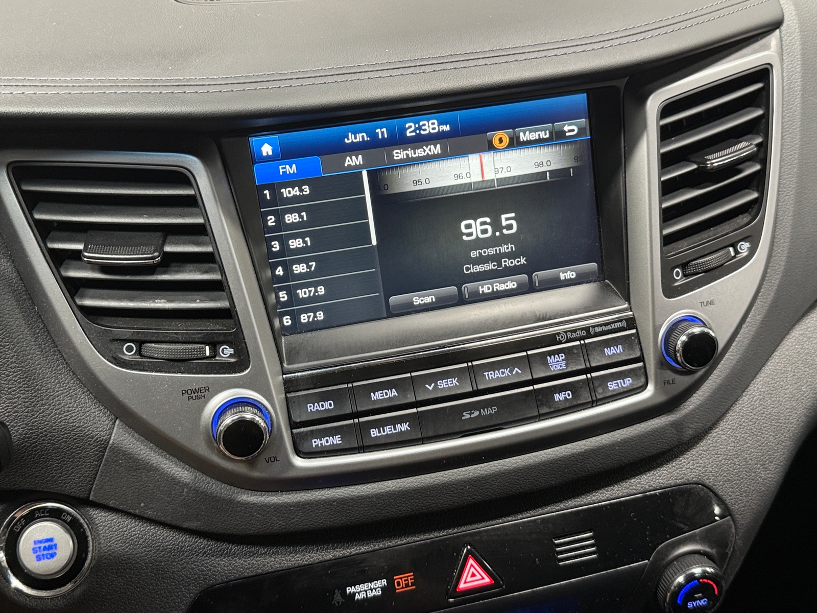 Thumbnail: 2016 Hyundai Tucson - 3