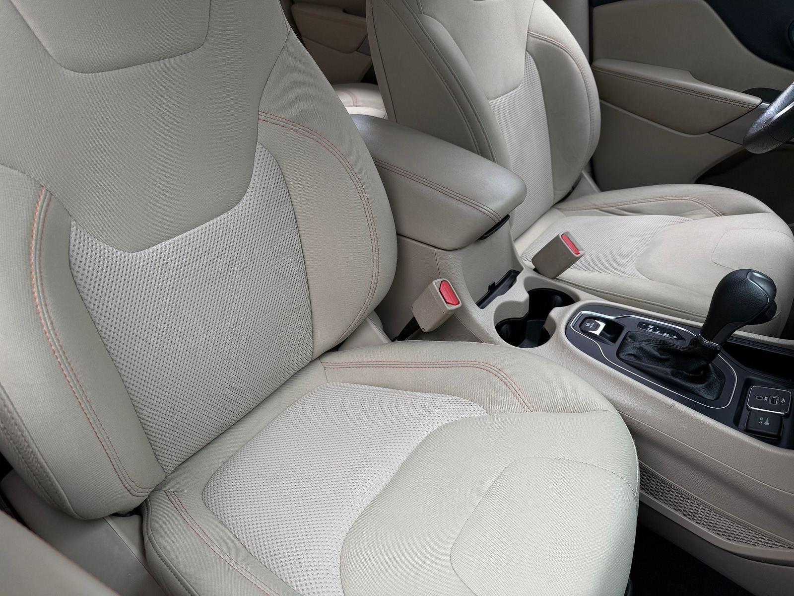 Thumbnail: 2019 Jeep Cherokee - 2