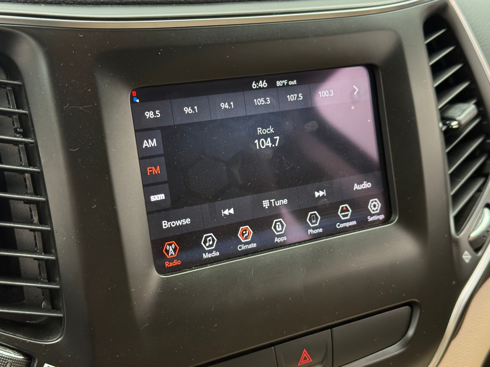 Thumbnail: 2019 Jeep Cherokee - 4