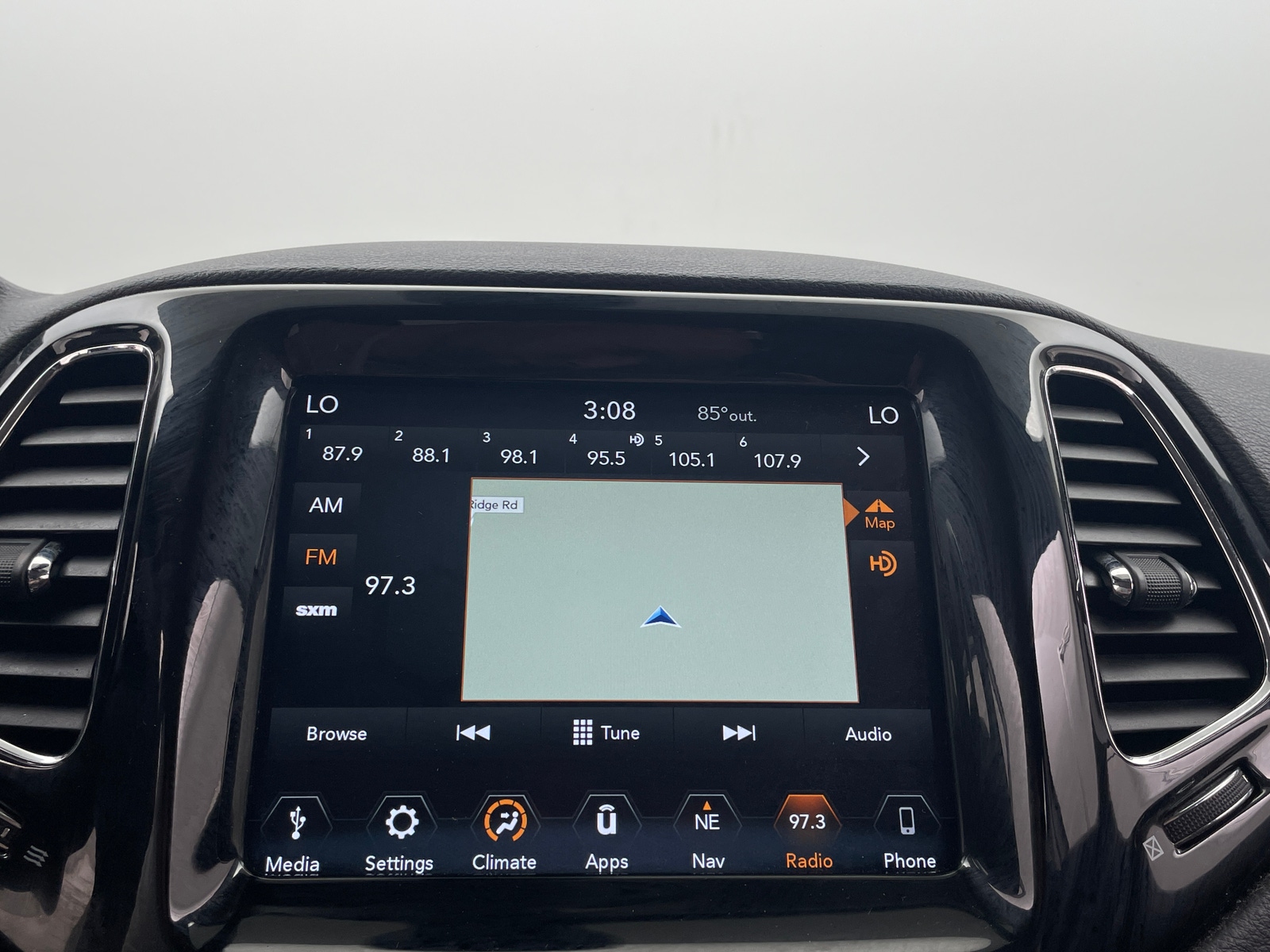 Thumbnail: 2018 Jeep Compass - 4