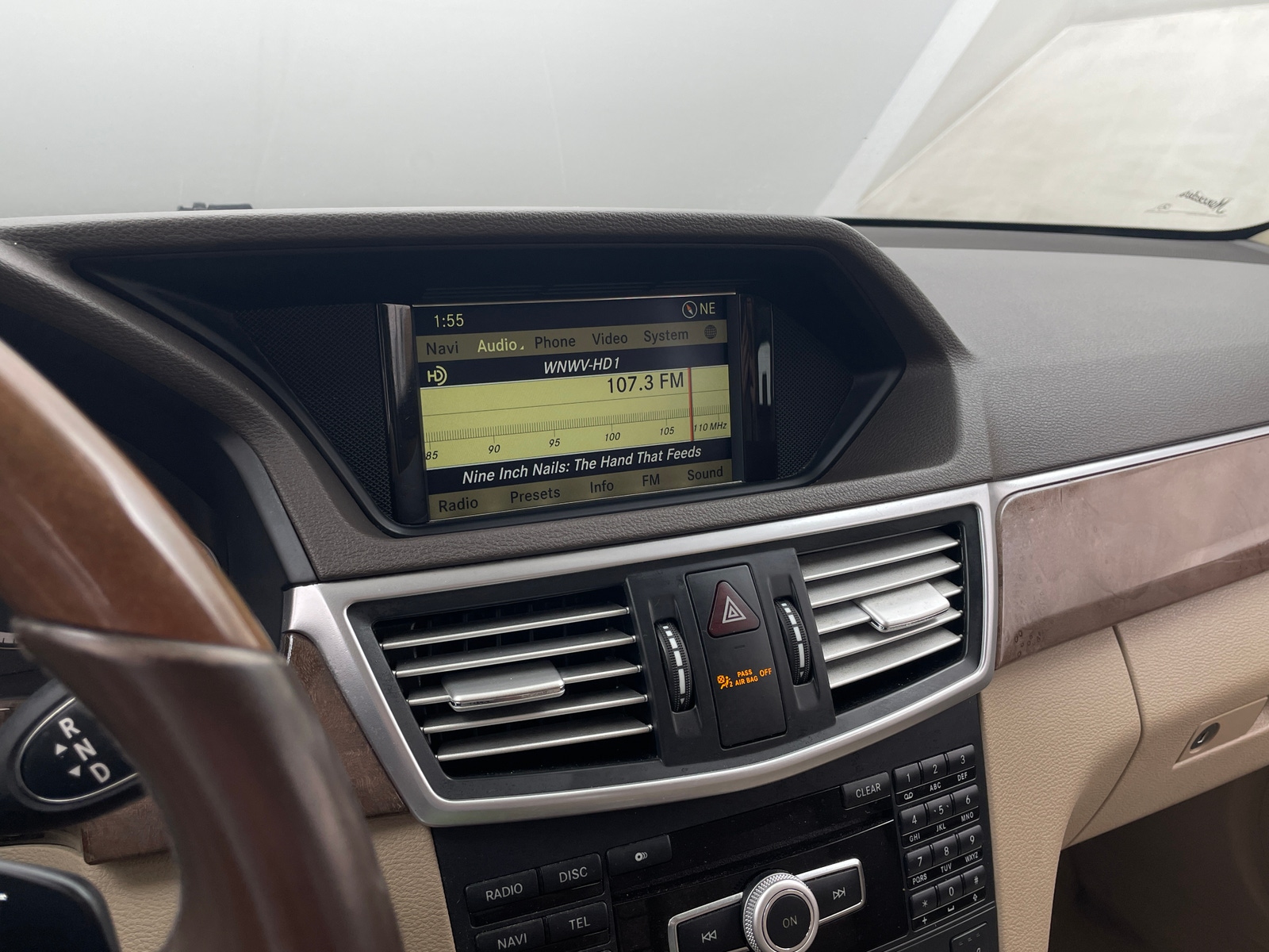 Thumbnail: 2011 Mercedes-Benz E-Class - 3