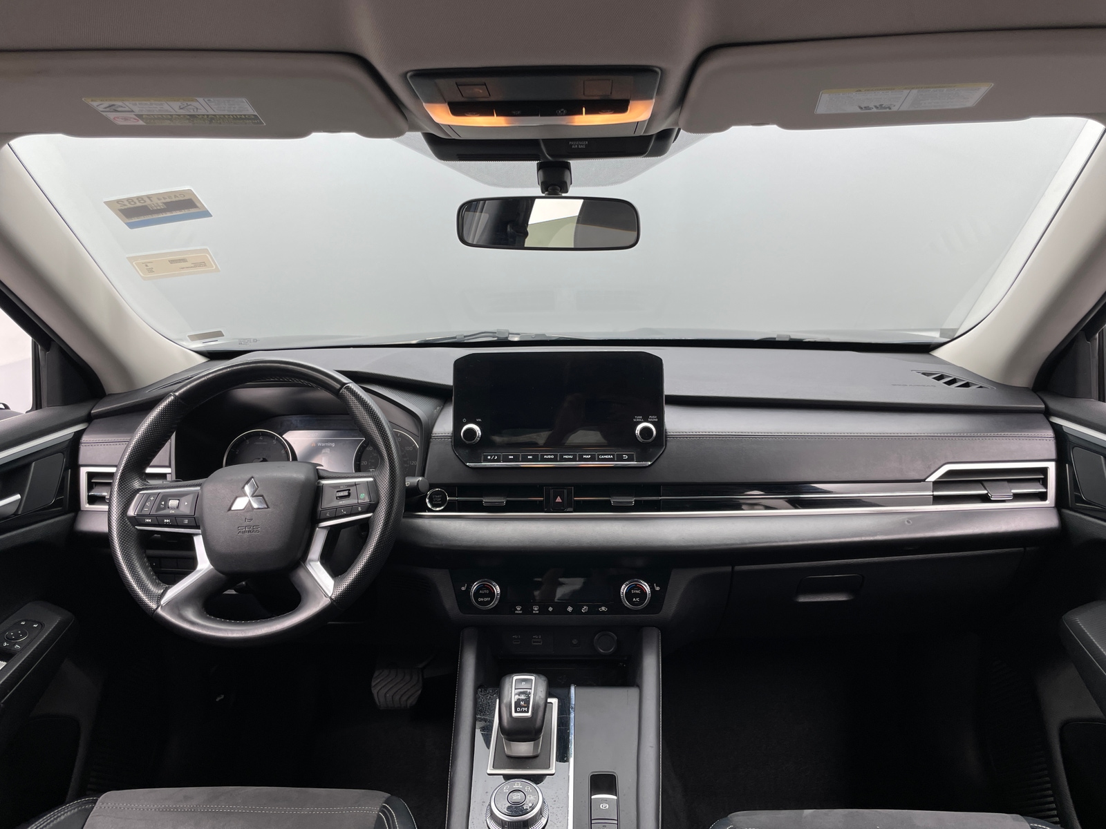 Thumbnail: 2024 Mitsubishi Outlander - 2