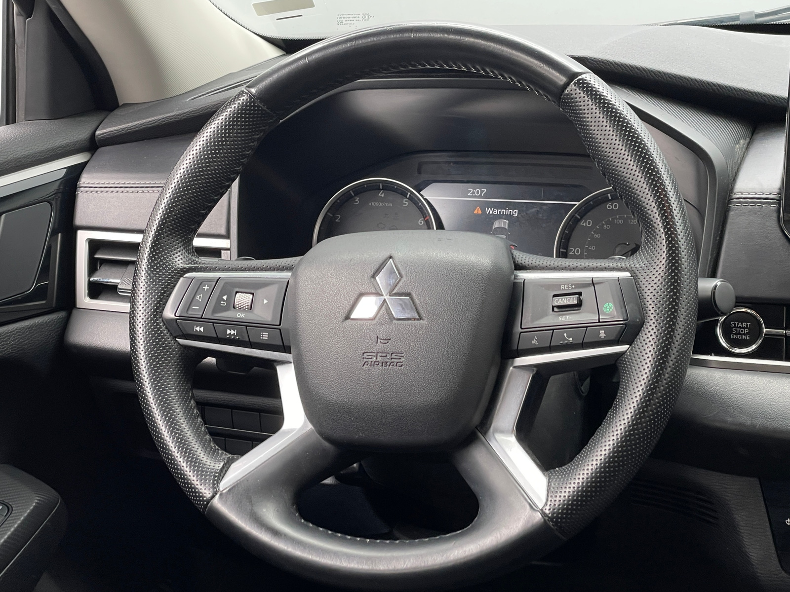Thumbnail: 2024 Mitsubishi Outlander - 4
