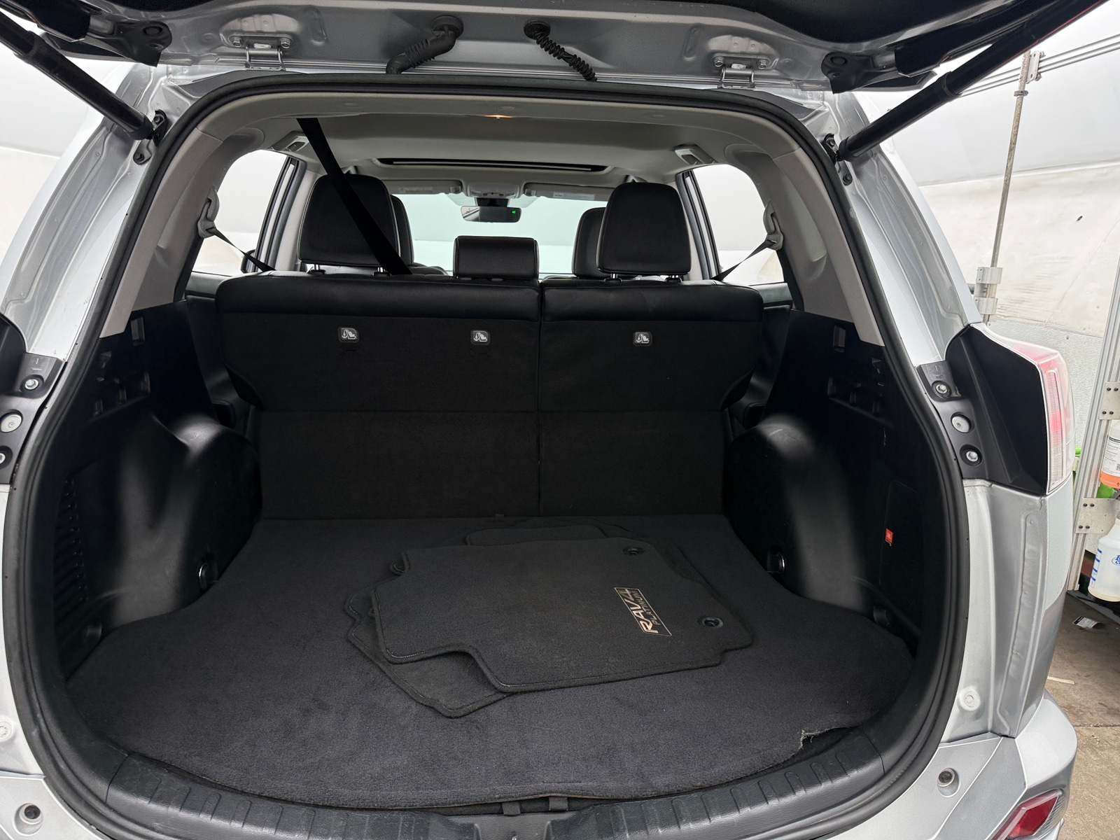Thumbnail: 2017 Toyota RAV4 - 7