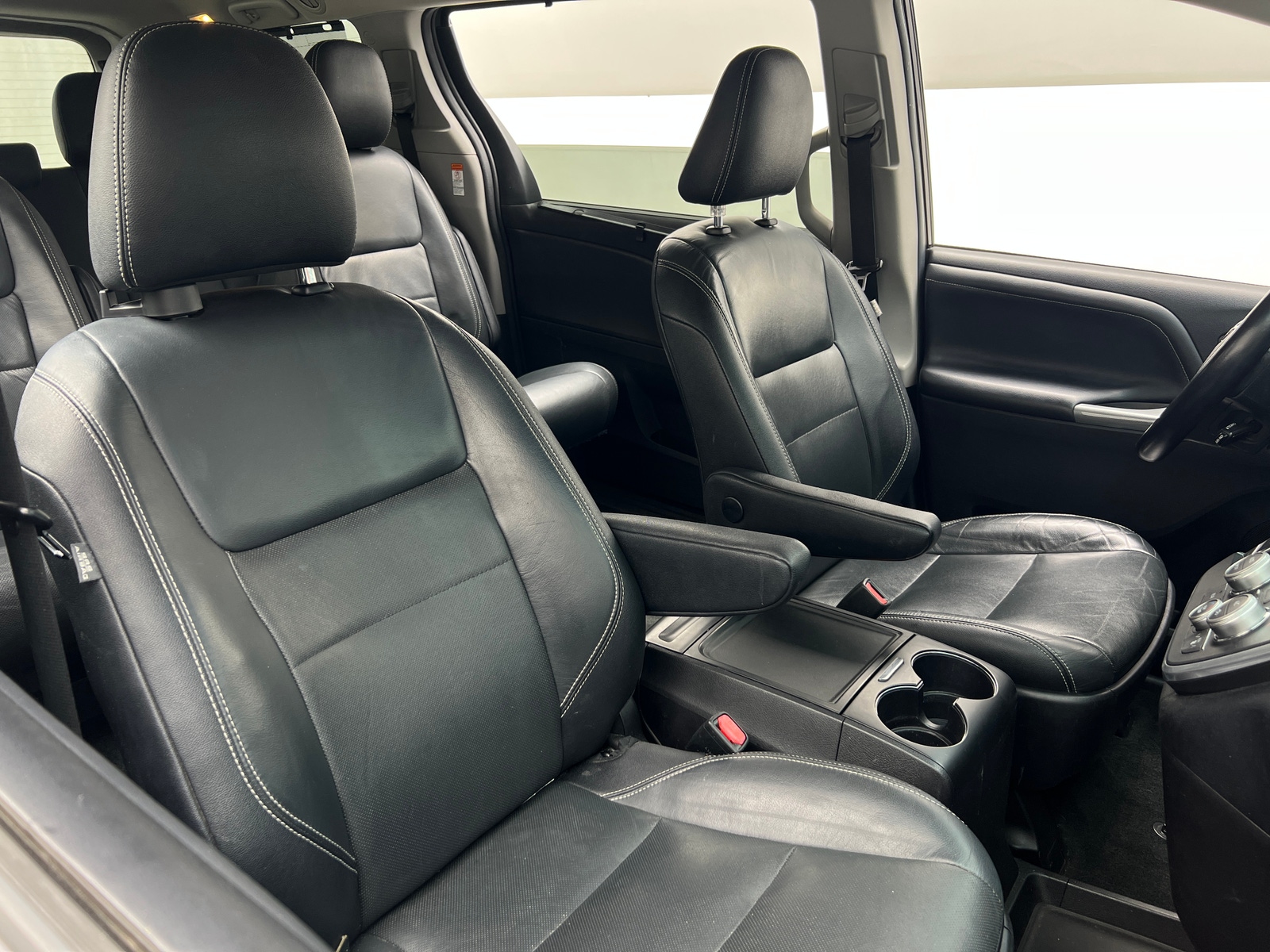 Thumbnail: 2015 Toyota Sienna - 2